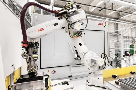 アブ・マテリアルハンドリングロボット IRB 5710 異なる包装要件